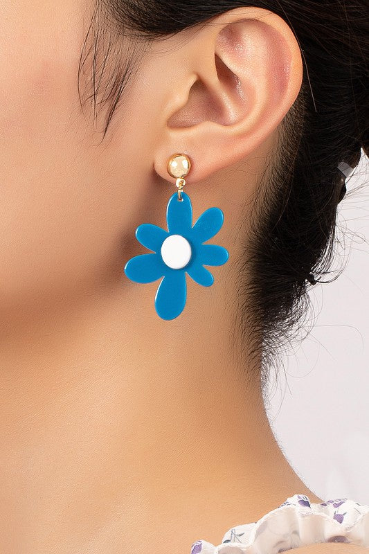 Lightweight daisy flower drop earrings