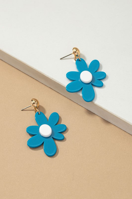Lightweight daisy flower drop earrings